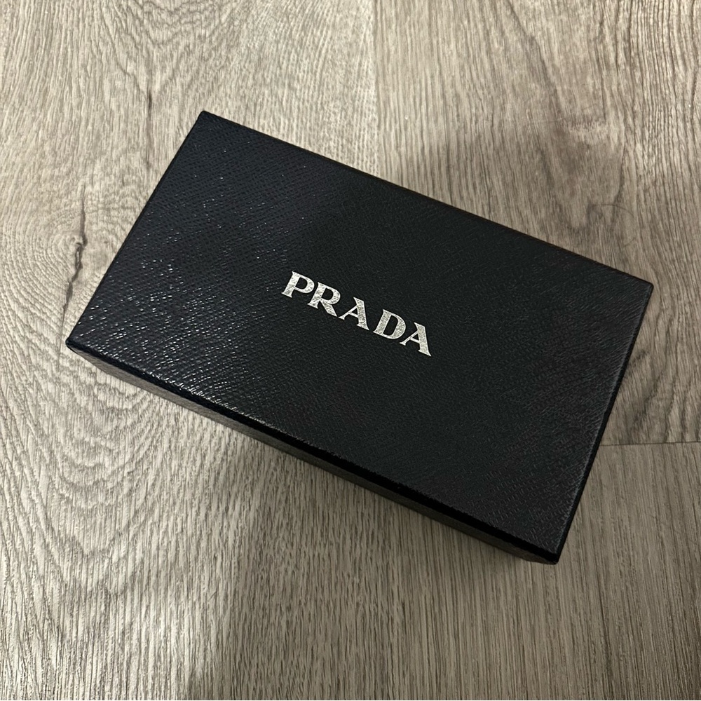 PRADA 100% AUTHENTIC Robot Key Holder Charm DIGITAL COA INCLUDED - Picture 13 of 14